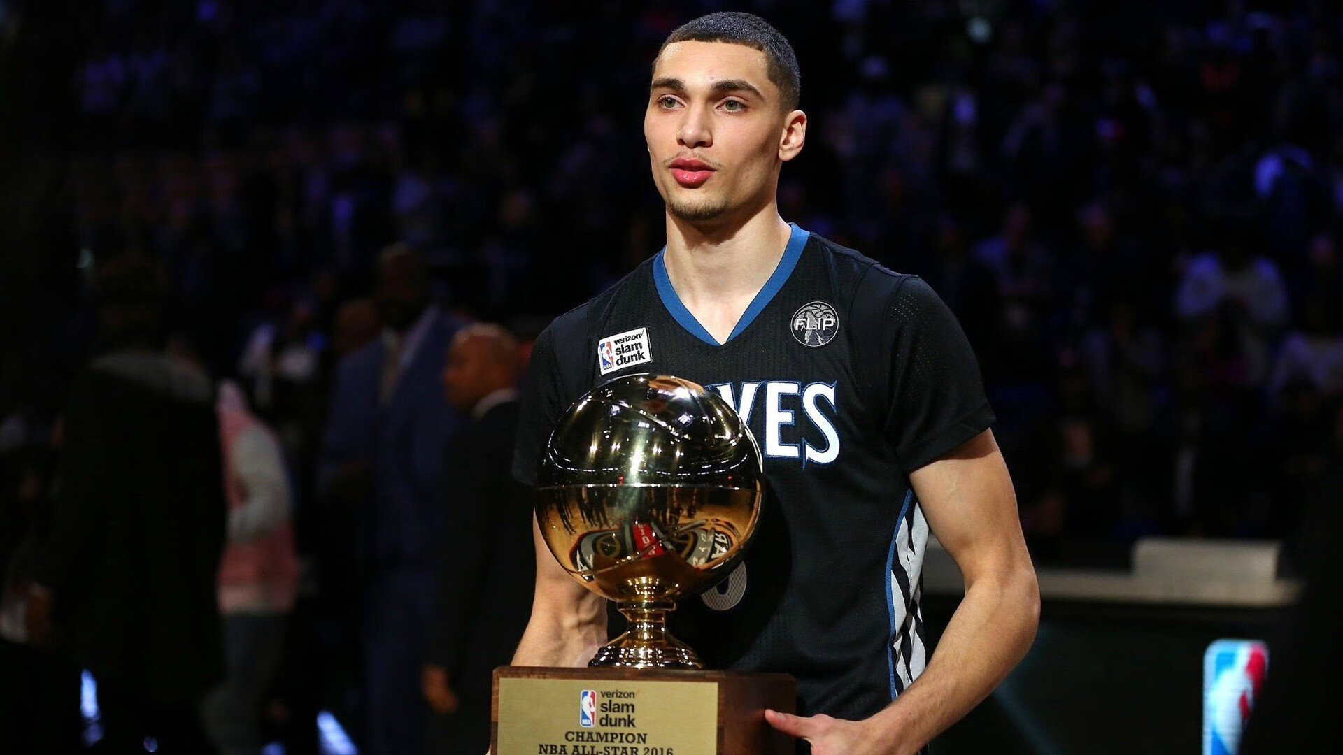 异想天开的足球广告：带你领略不同的创意，足球广告视频